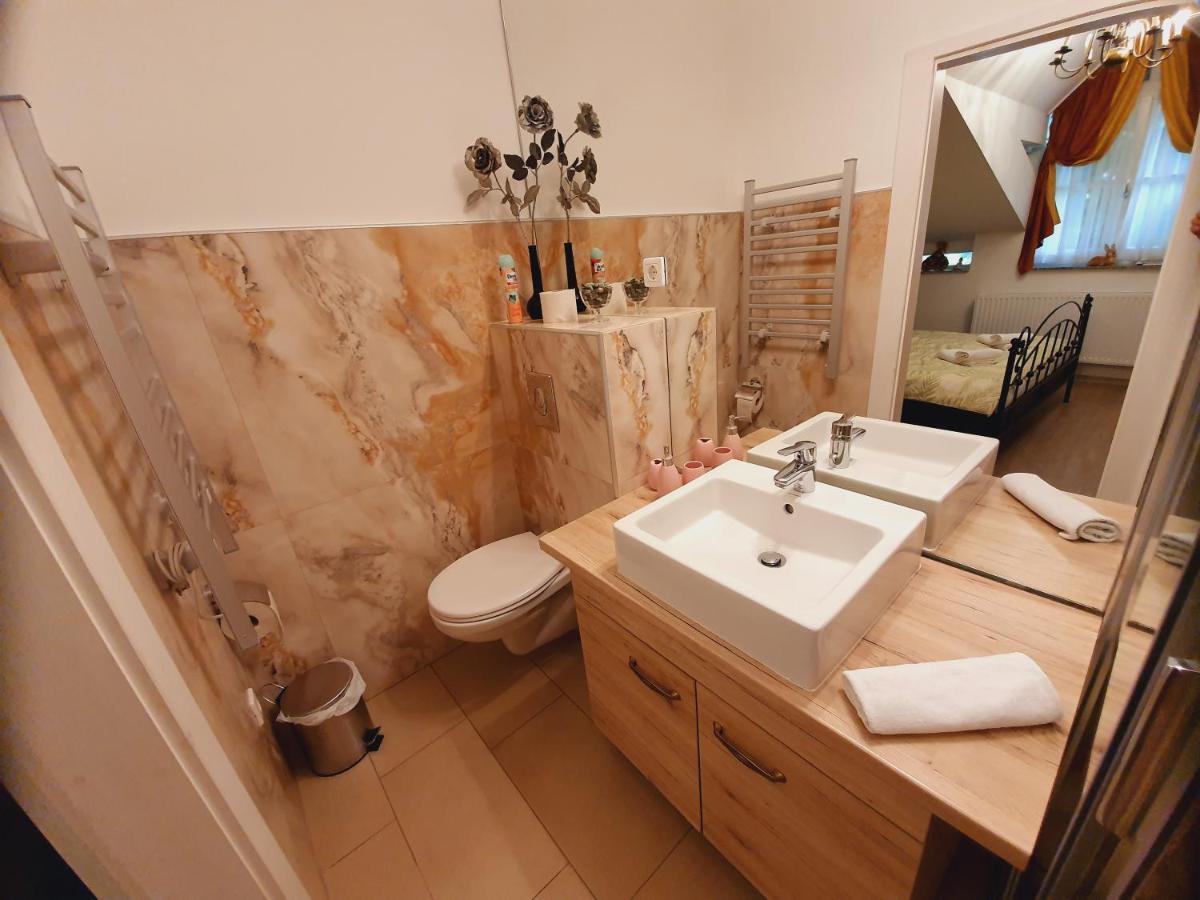 Karmelita Boutique Apartman شوبرون المظهر الخارجي الصورة
