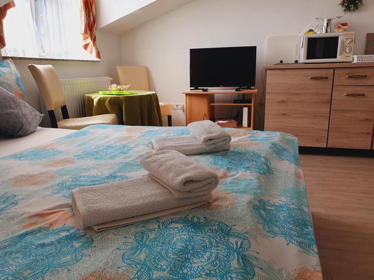 Karmelita Boutique Apartman شوبرون المظهر الخارجي الصورة