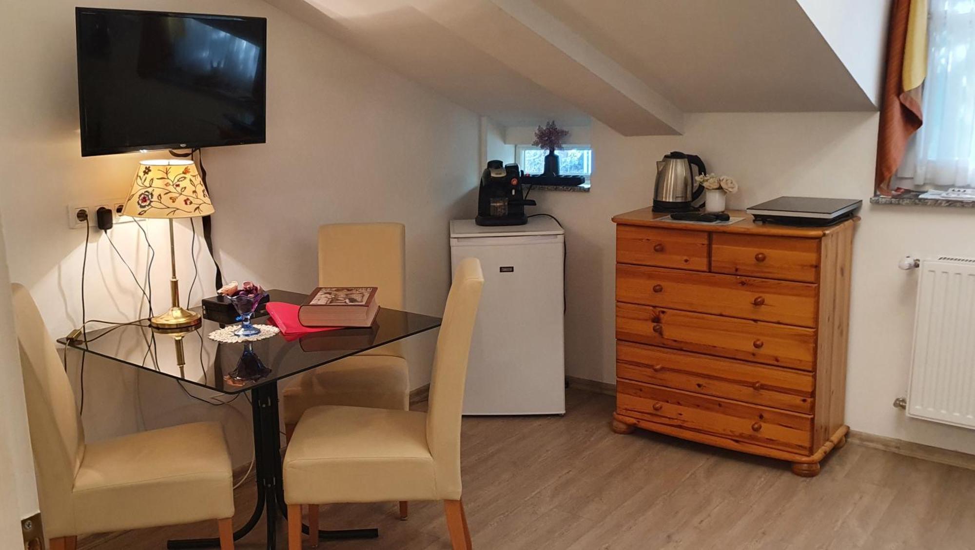 Karmelita Boutique Apartman شوبرون الغرفة الصورة
