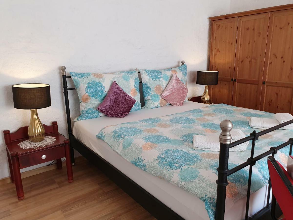 Karmelita Boutique Apartman شوبرون المظهر الخارجي الصورة
