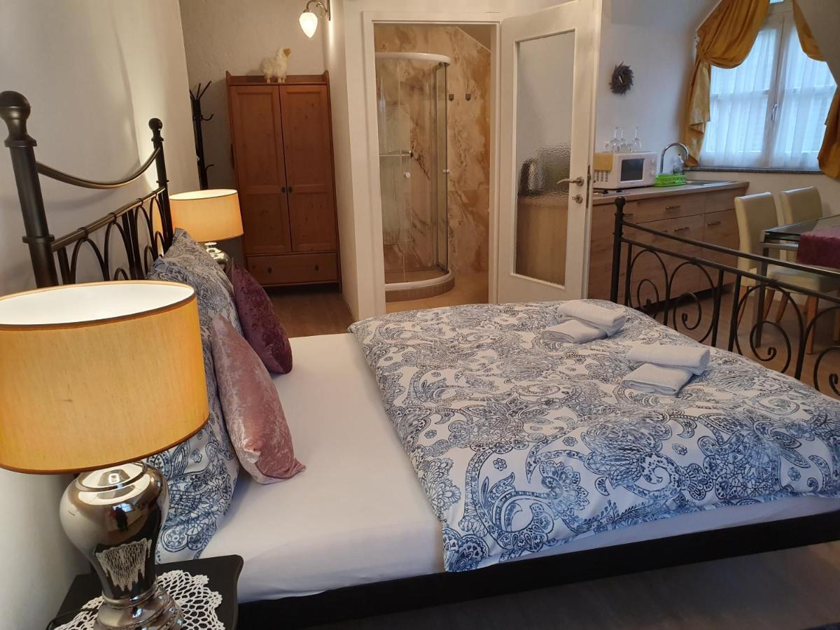 Karmelita Boutique Apartman شوبرون المظهر الخارجي الصورة