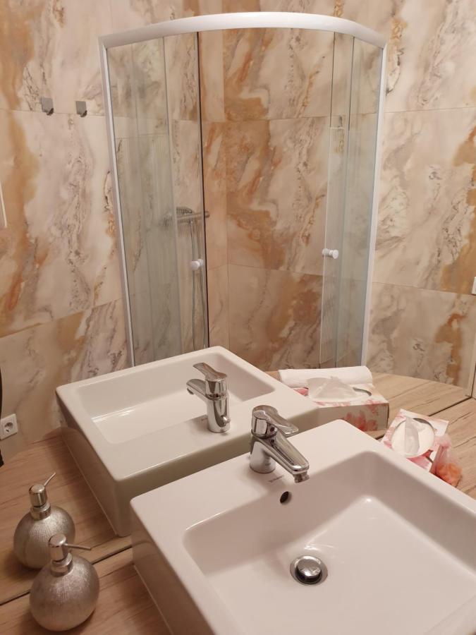 Karmelita Boutique Apartman شوبرون المظهر الخارجي الصورة