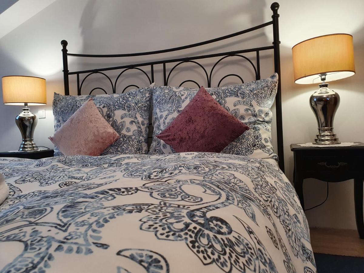 Karmelita Boutique Apartman شوبرون المظهر الخارجي الصورة